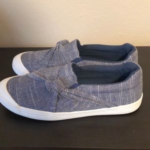 NWOT Rocket dog brand new slip on casuals